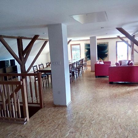 Hostinec U Janatu S Ubytovanim Cestin Экстерьер фото