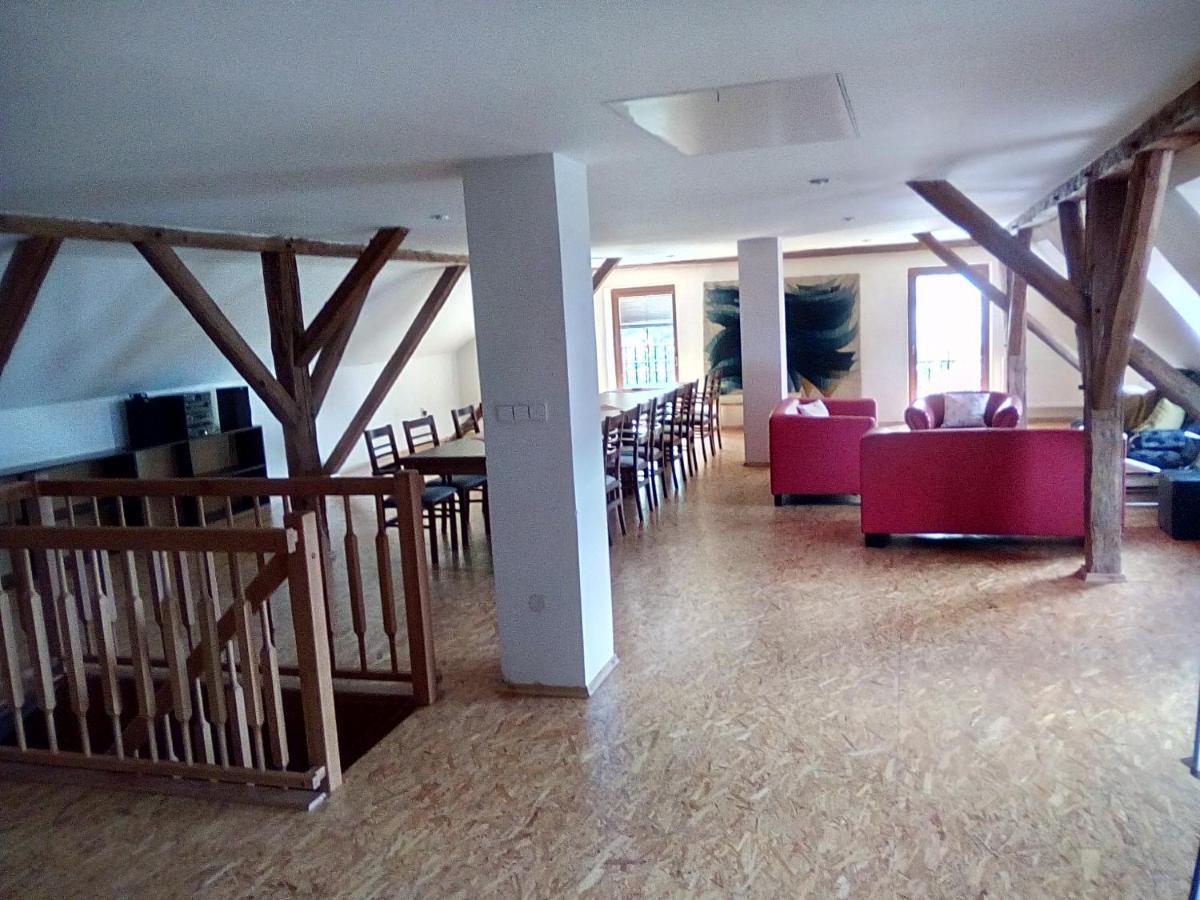 Hostinec U Janatu S Ubytovanim Cestin Экстерьер фото