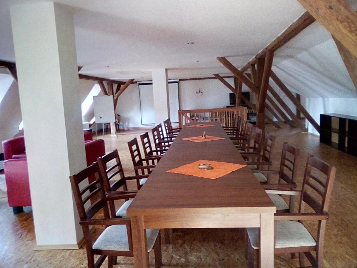 Hostinec U Janatu S Ubytovanim Cestin Экстерьер фото